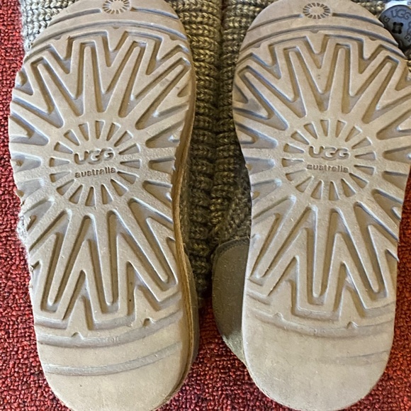 UGG boots - Picture 2 of 7